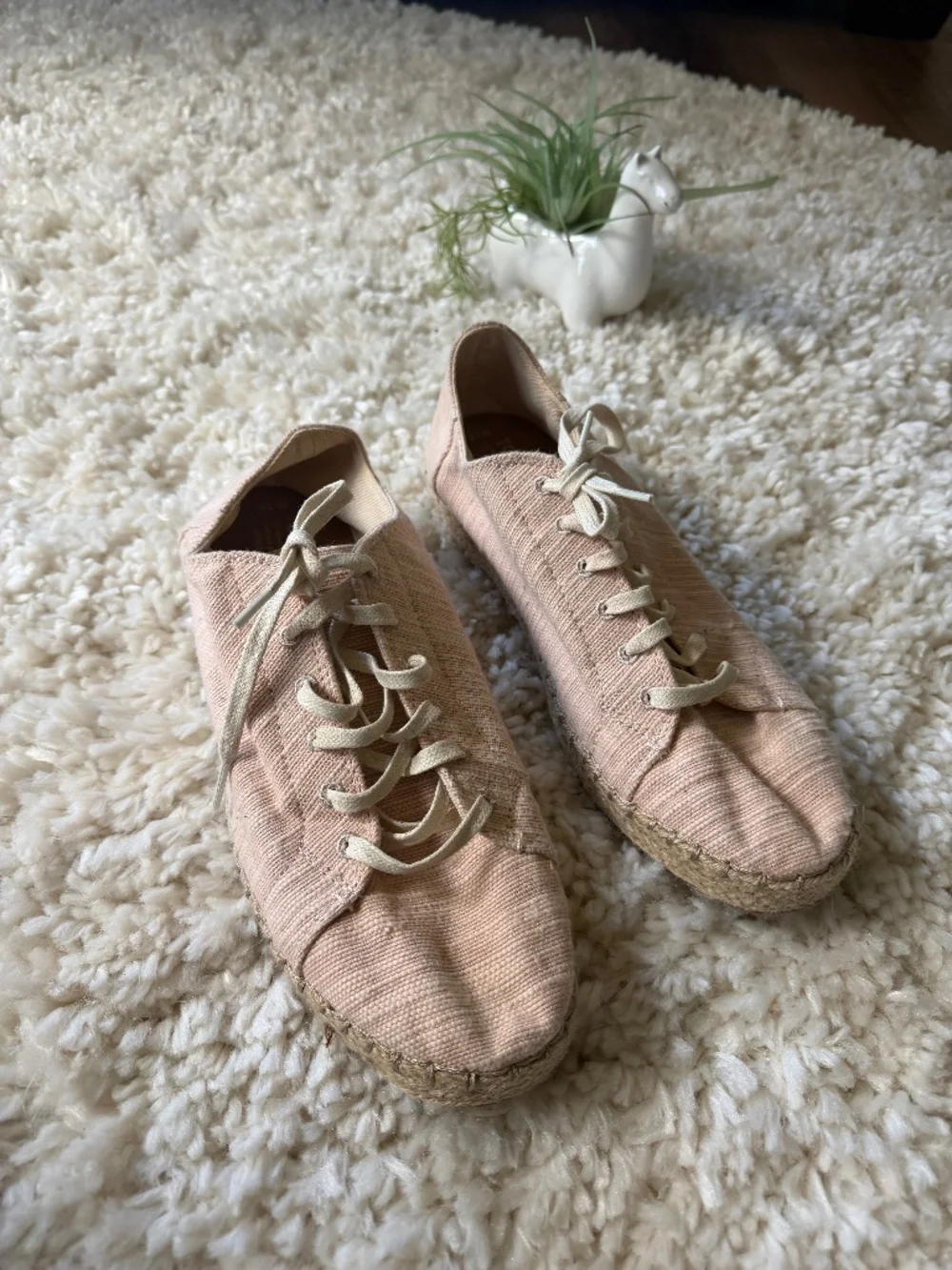 NWT Toms Blush Pink Rose super cute spring womens Espadrille Lace-Up Sneakers s